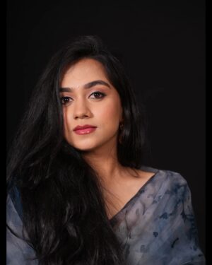 Srividya Shastry Instagram - 1)Original or 2)edited???
.
.
.
.
.
.
.
.
.
Makeup by @make_overbyusha 
Costume and jewellery by @annaga_designstudio 
Photography by @arunkummar_portraits 

#makeup#actress#heroine#sandalwood #tvartist #television #photography #movies#filmy