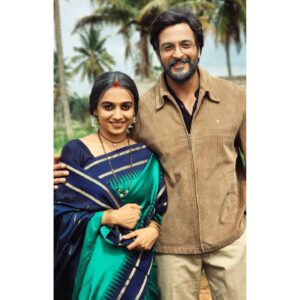 Srividya Shastry Instagram - Rahul and Hoovi in a parallel universe! 😀

Stay tuned!

#bettadahoo
Mon - Sat 08:00pm
#StarSuvarna