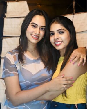Sriya Surendran Instagram - In good company ✨
.
#memories #instagood #happy #love #life #moments #instadaily #bff #friends