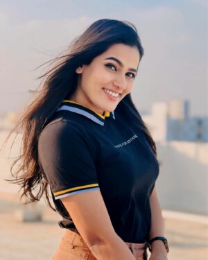 Sriya Surendran Instagram - Unapologetically me, fueled by self-love ❤️!!!
.
.
.
#viral #trending #happy #love #happiness #selflove #goodness #home #fashion #style #trendingnow #styling #foryou #ootd #like