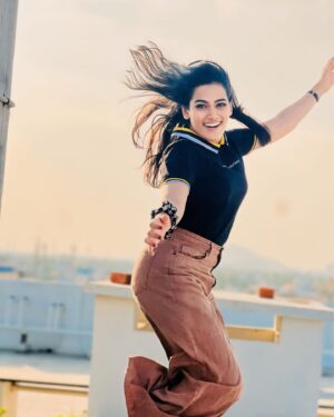 Sriya Surendran Instagram - Unapologetically me, fueled by self-love ❤️!!!
.
.
.
#viral #trending #happy #love #happiness #selflove #goodness #home #fashion #style #trendingnow #styling #foryou #ootd #like