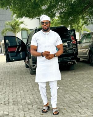 Stan Nze Instagram - Let your light shine💡

Outfit by @amdiddyy 
Slippers by @aragonsignature 

#MaziNze #Ngozichierika #Light