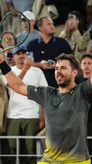 Stanislas Wawrinka Instagram - On to the next round ☑️

#RolandGarros