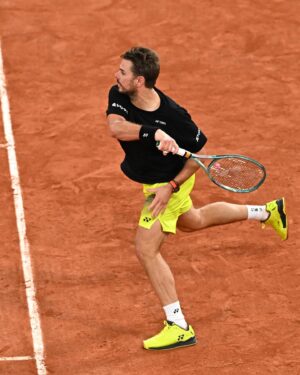 Stanislas Wawrinka Instagram - Intense practice with the king of clay @rafaelnadal 👑🧱🎾🙏🏻💪🏻💥 #hardwork #trusttheprocess #passion #loveofthegame #rolandgarros 
📸 @cocodubreuilphoto @fftennis