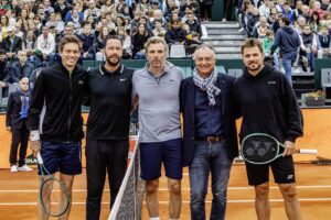 Stanislas Wawrinka Instagram - Back in Bordeaux @bnp_paribas_primrose 👋🏻🇫🇷🥖🍷🎾❤️🙏🏻 #bordeaux #france #hardwork #trusttheprocess #passion