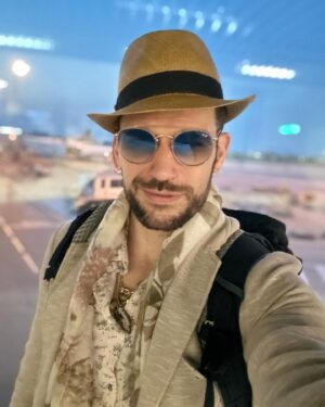 Stanislav Yanevski Instagram - Never get too busy making a living that you forget to make a life.

#adventuretime destination: #spain #barcelona 🇪🇸 ♥️