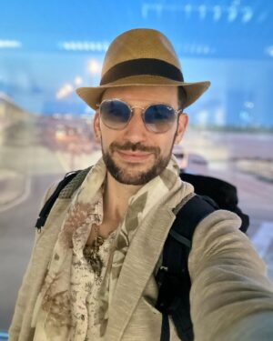 Stanislav Yanevski Instagram - Never get too busy making a living that you forget to make a life.

#adventuretime destination: #spain #barcelona 🇪🇸 ♥️