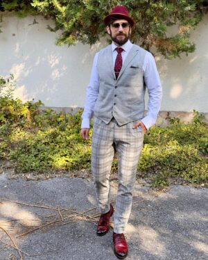 Stanislav Yanevski Instagram - Today was a very motivational day. I took part in a lecture and hope to have inspired the students as much as they inspired me. 

#happy #friday #style #fashion #feelgood #motivation #instagood #picoftheday 

@hattonist @burdeastefan