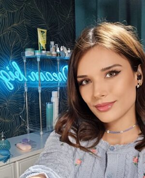 Starling ASMR Instagram - You're my family. Thank you for all your love and appreciation. You're sending so many heartwarming messages, comments, gifts...I'm speechless and forever grateful 💜 #starling'speoplearethebest