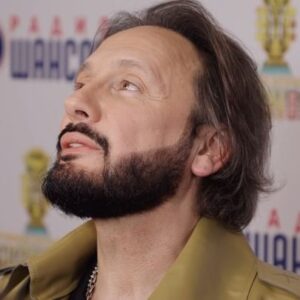 Stas Mikhaylov Instagram - Вчера в Live Арена состоялась ежегодная музыкальная премия «Шансон Года»! 
Исполнили уже всем полюбившуюся песню «За ней» и нашу новую песню «Сердце мамы как маяк»! Спасибо всем за поддержку и искренние эмоции! Мы давно готовили для вас эту трогательную композицию!
А уже 27 апреля встречаемся на этой же площадке на моем сольном юбилейном концерте! Всех жду! ✌️