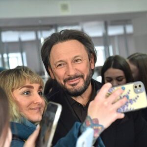 Stas Mikhaylov Instagram - Сейчас не время быть равнодушными и оставаться в стороне! 
Обязательно сделайте свой выбор! Придите и проголосуйте за наше сегодня и за будущее наших детей!
