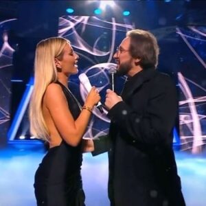 Stas Mikhaylov Instagram - Наш яркий дуэт с @lusia_chebotina на «Главном новогоднем концерте» на НТВ! @ntvru 
Всем хорошего настроения! ✌️
#вседлятебя #солнцемонако #дуэт #новыйгод