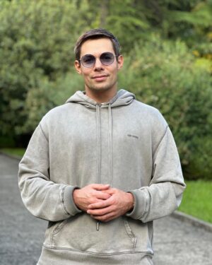 Stas Pekha Instagram - Со Светлым праздником Пасхи!