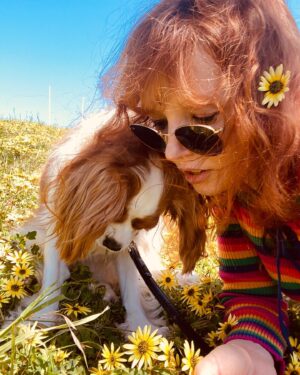 Stef Dawson Instagram - Hippies 🌼