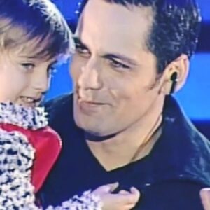 Ștefan Bănică Jr. Instagram - Continuăm JURNALUL CONCERTELOR DE CRĂCIUN: 20 DE ANI. Astăzi povestim despre ANUL 2003.🎅