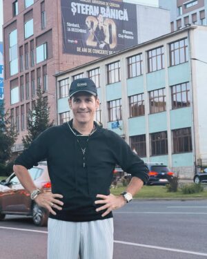 Ștefan Bănică Jr. Instagram - Va țuc de la Cluj!😊CONCERTUL ANIVERSAR DE CRACIUN 20 ANI ajunge anul acesta si la Cluj, pe 16 dec la Sala Polivalenta BTarena!
