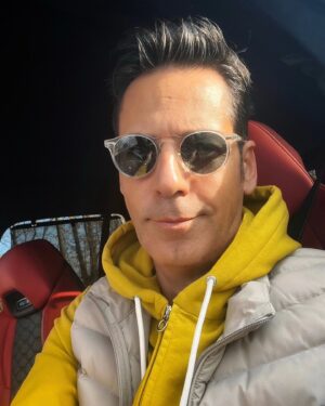 Ștefan Bănică Jr. Instagram - Sâmbătă seara cântăm la Zilele Municipiului Botoșani, la Cornișa AquaPark & Sports. Ne vedem acolo!✌️ Să aveți un weekend așa cum vă doriți. 😘