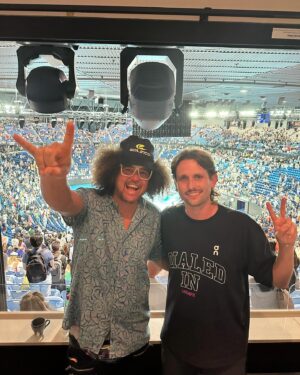 Stefan Gordy Instagram - @redfoo ✖️ @hitwithme at the @swimplyau Rod Laver Arena Superbox last week, such a fun night 🎾 🙌 

Always appreciated your support of my IG channel mate. It was great meeting in person and talking all things tennis and Time Ball! 😊 💥 

🏷️ 
#rodlaverarena #ausopen #redfoo #lmfao #tennis #tennisplayer #tenniscoach #tennisinfluencer #swimply #swimplyau #tennislife #tennistime #dreamon