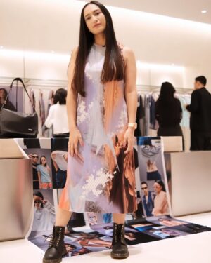 Stefanie Hariadi Instagram - Congratulations @marshadmartha for @saamrstudio 4th collection launch! Such a beautiful collection, in love with all the items ❤️ Thank you for having me✨

📸 : @eqqybuzz