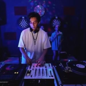 Stefanie Hariadi Instagram - STAUMA “Echoes Kemang Takeover” 
@ Bull & Vine Dec 20th 2023

Thank you @echoesbyfuture10 for the invite to play alongside the talented @skele.tale and @yodisko 🙌🏻

Fun Night! 🪩

Full video is available to watch on @echoesbyfuture10 Youtube channel or check link in our bio :)

#vinylset #djset #liverecording #stauma