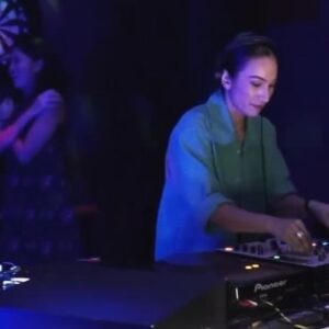 Stefanie Hariadi Instagram - STAUMA “Echoes Kemang Takeover” 
@ Bull & Vine Dec 20th 2023

Thank you @echoesbyfuture10 for the invite to play alongside the talented @skele.tale and @yodisko 🙌🏻

Fun Night! 🪩

Full video is available to watch on @echoesbyfuture10 Youtube channel or check link in our bio :)

#vinylset #djset #liverecording #stauma