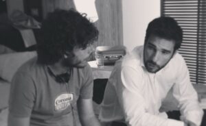 Stefano Fresi Instagram - 10 anni fa usciva il film che, senza giri di parole, mi ha cambiato la vita. 
Auguro a tutti i colleghi meno fortunati di me che un treno come questo li sfiori, giusto il tempo di saltarci sopra. 
Stasera siamo su Rai3. 
E un sorriso a Picchio.