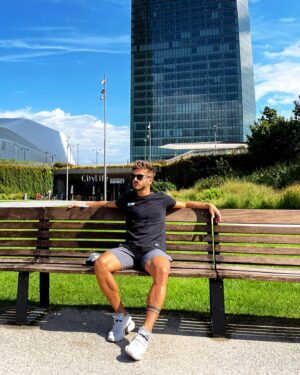 Stéfano de Gregorio Instagram - Algún día por Milano 😍
@dstroy_dsy
