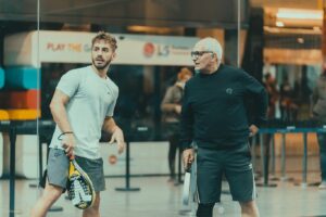 Stéfano de Gregorio Instagram - Hermoso evento en @abasto_shopping 🤟🎾❤️
Genia @gimenezsole10 ‼️ y clave las fotos de @hernanpaz.ph que me hacen parecer bueno 😂💪