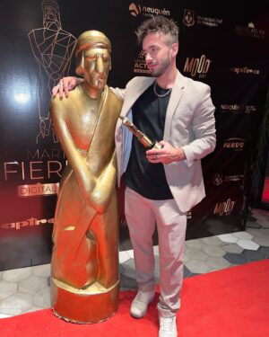 Stéfano de Gregorio Instagram - Hermoso finde en equipo ❤️
Nos llevamos un @mfdigital_ok en nombre de todo @republicaz 🔥🤟
Más allá de los premios y las ternas y todo el Biri Biri, destaco algo que no se da muy seguido y es que todos, absolutamente todos fuimos a disfrutar, pasar un buen momento y divertirse, a veces entre tantos egos y competencia esas cosas pasan a segundo plano y al fin y al cabo es lo más importante, la pasé muy bien en Neuquén, gracias también a toda la gente que se acercó a tirar buena onda ❤️❤️❤️ hasta la próxima 🙏💪