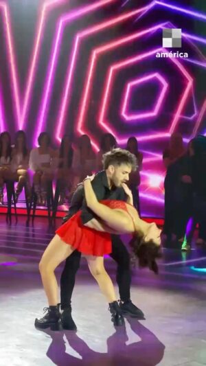 Stéfano de Gregorio Instagram - NOCHE DE CUARTETO con @martuumoraless y @yeyidegregorio 🔥🤩 #Bailando2023 

👉 Reviví la coreo y la devolución del jurado en nuestro canal de YouTube.

#AmericaTV #MartuMorales #YeyitoDeGregorio