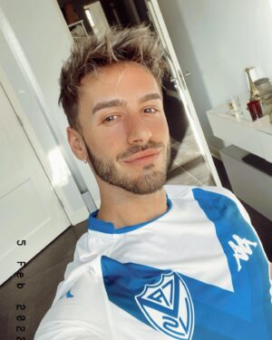 Stéfano de Gregorio Instagram - En unos días vuelvo al Jose Amalfitani 💙🤍💙 @velez