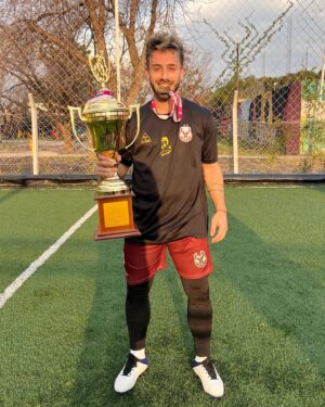 Stéfano de Gregorio Instagram - Sólido @cosito_ca Campeón Invicto 🏆🫎❤️
Que lindo disfrutar el futbol con mis amigos, gracias por un lindo campeonato juntos che 😅🫶
