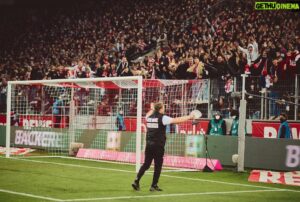Steffen Baumgart Instagram - Danke für eure Unterstützung
Derbysieg !! 💪🏼 @fckoeln