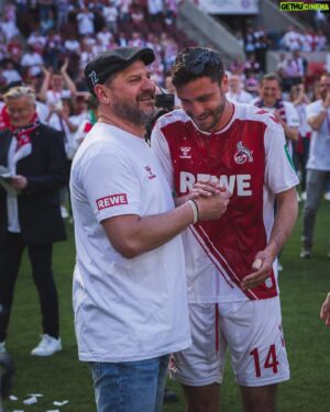 Steffen Baumgart Instagram - Danke für einfach alles, Coach! 🥺❤️
___
#effzeh #baumgart