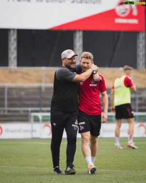 Steffen Baumgart Instagram - Danke für einfach alles, Coach! 🥺❤️
___
#effzeh #baumgart