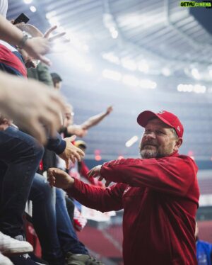 Steffen Baumgart Instagram - Unser Coach 🔒✨
___
#effzeh #Baumgart #Verlängerung #BaumgartVerlängerung