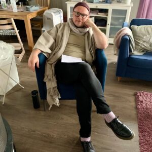 Steinar Sagen Instagram - Tusen takk for at du så på Side om Side! Tommy takker for seg. 😘❤️ #sideomside #nrkhumor #nrk @nrkhumor