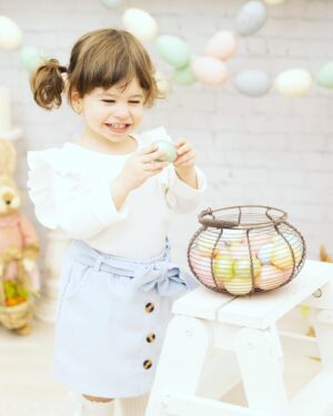 Stella Acquisto Instagram - Happy Easter 🐣 to you and your families.  May you be surrounded with love 💕. 

A special thanks to @alannabphotography for these beautiful pictures of my bunnies 🐰 🐰. #happyeaster #hop @trunk97  Outfits: @babymoonkidsapparel