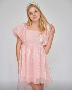 Stella Grace Fitzgerald Instagram - Pretty in pink 💕

@lolaandtheboys 
@stewarttalentchicago 

#lolaandtheboys #stewarttalentchicago #stewartkids #stewcrew #kidsfashion #fashionkids #coolkidsclothes #modeldiaries #tweenmodeloftoday #unicornworld #partydress