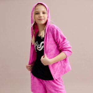 Stella Grace Fitzgerald Instagram - Spring has sprung! 🩷

@kohls 
@jamieberg 
@sharbearhaircare 
@sarasaltanovitz 
@magc1010 
@stewarttalentchicago 

#kohls #lifeatkohls #stewarttalent #stewarttalentchicago #stewcrew #tweenmodeloftoday  #actor #kidsfashion #fashionkids #model #childactors #modeldiaries #kidsofinstagram #kidactor #kidactors #kidmodels #childactor #tweenactress #grateful