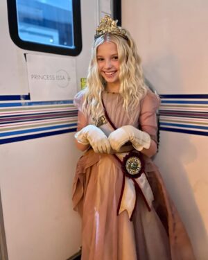 Stella Grace Fitzgerald Instagram - Stella being a goofball on set. She can certainly be silly but knows when to turn it off. I’m so grateful that a crew member took these first few pictures, they are so awesome! And now Stella is realizing she should do one “normal” smile even when I’m not the one behind the camera reminding her 😆 Rebel Moon Parts 1 and 2 are out on Netflix now. 

#rebelmoon #rebelmoonachildoffire #rebelmoonthescargiver #netflix #scifi  #zacksnyder #grateful #corememories #actor #younghollywood #teenactress #princessissa #hollywood #netflixfilm #stewarttalent #authentictalentandliterarymanagement