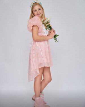 Stella Grace Fitzgerald Instagram - Pretty in pink 💕

@lolaandtheboys 
@stewarttalentchicago 

#lolaandtheboys #stewarttalentchicago #stewartkids #stewcrew #kidsfashion #fashionkids #coolkidsclothes #modeldiaries #tweenmodeloftoday #unicornworld #partydress