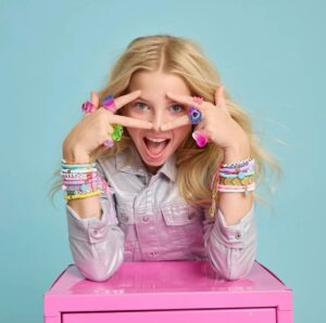 Stella Grace Fitzgerald Instagram - HAPPY M🩵NDAY ~ I SEE Y🩷U 

@nyiscream 
@chrzanowskicolleen 📸
@agatahelenabeauty 💄 

#tweens #tweenfashion #tweengifts #teengifts #model #actor #photoshoot #nyc #nyiscream #iscream #modeldiaries #modellife #tweenjewelry #photoshoot #nyc