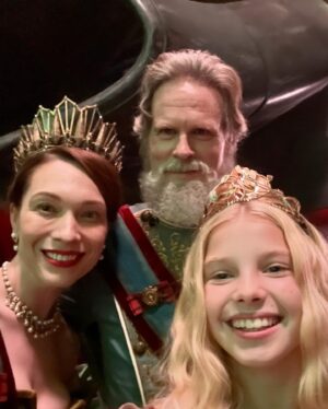 Stella Grace Fitzgerald Instagram - Some more BTS with the Royal Family (Cary Elwes & Rhian Rees) from Rebel Moon including the adorable Princess Issa photo/stunt double Kylee Levien who has become a sweet friend of Stella’s. The girls had so much fun on set and with their studio teachers who happened to match one day too! We will cherish these moments forever 💕

#rebelmoon #rebelmoonachildoffire #rebelmoonthescargiver #netflix #scifi #caryelwes #rhianrees #zacksnyder #grateful #corememories #actor #younghollywood #teenactress #princessissa #hollywood #netflixfilm #stewarttalent #authentictalentandliterarymanagement #royalfamily #explorepage
