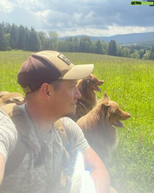 Štěpán Benoni Instagram - Brothers. #sumava