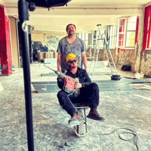 Štěpán Kozub Instagram - Keď jezdíme my, tak můžeš píchnout iba RAZ!😎
@bumbumcomedy 
@__hrubes

#photo #promo #actor #photographer #work #job #nevadí #comedy #funn #standup
