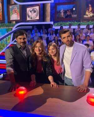Štěpánka Fingerhutová Instagram - Včera jsem oblíkla pro změnu dres @cinoherniklub a zasoutěžila si v Máme rádi Česko 🇨🇿 proti @divadlomir . Brzy v 📺 🗓️ dám vědět!