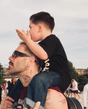 Stéphane Rodrigues Instagram - And we are back! 
Samedi Tuileries avec le copains ☀️
•
Encore un joyeux anniversaire à mon frère @staiv_gentis 🤍