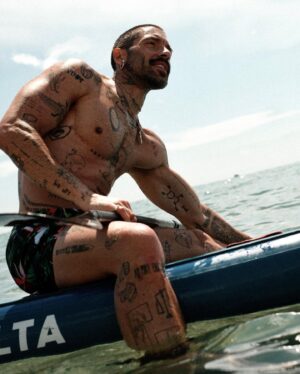 Stéphane Rodrigues Instagram - Le paddle ça se pratique debout mais en photo, assis, ça rend bien! 😆 ☀️