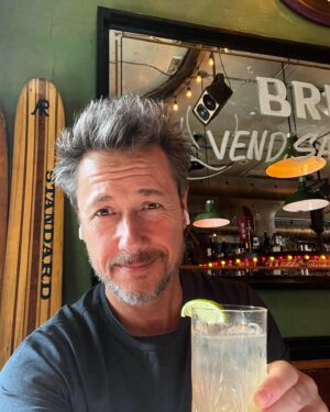 Stéphane Rousseau Instagram - Cheers!!!🍸